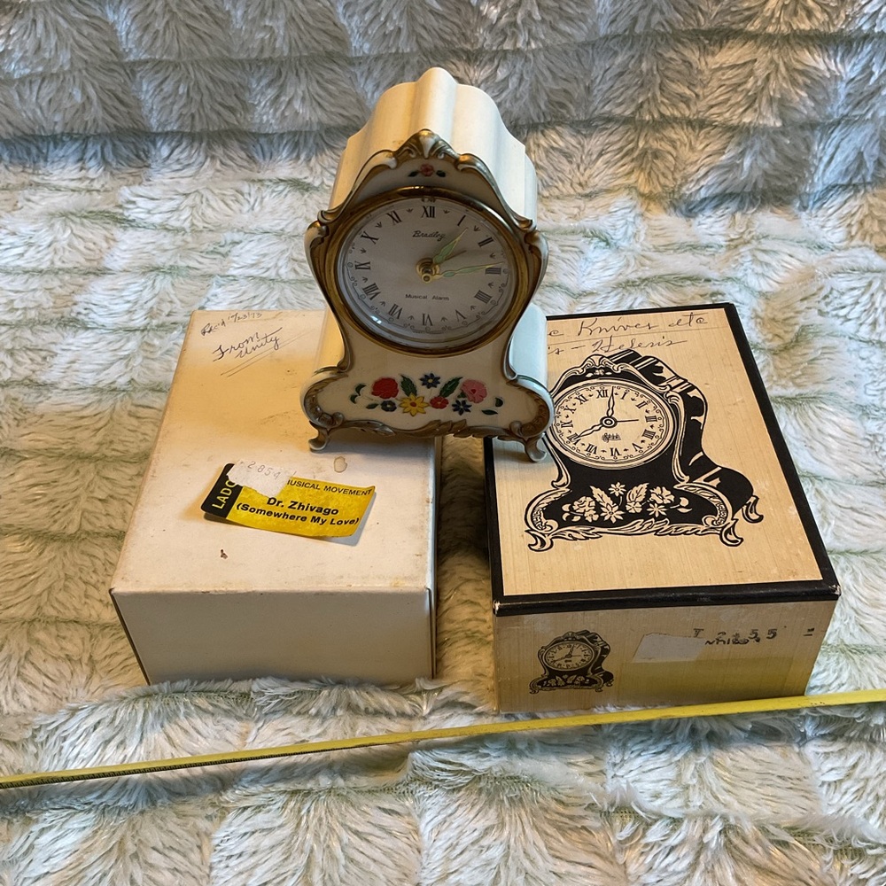Vintage Floral Clock by - Cream and Gold